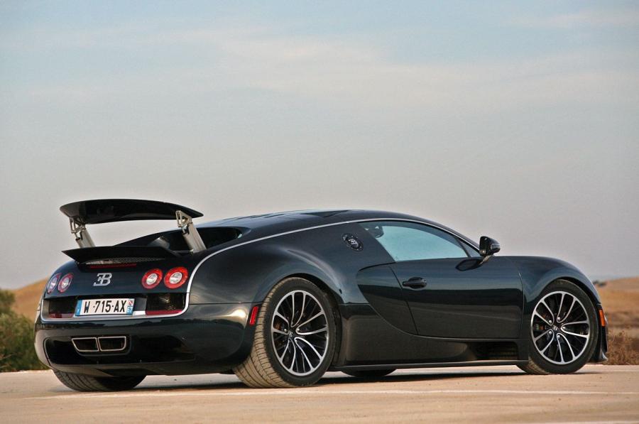  Bugatti Veyron 16.4 Super Sport 2011 года  (фото 43 из 43)